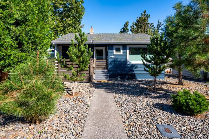 Property Photo: 464 NE Irving Avenue OR 97701