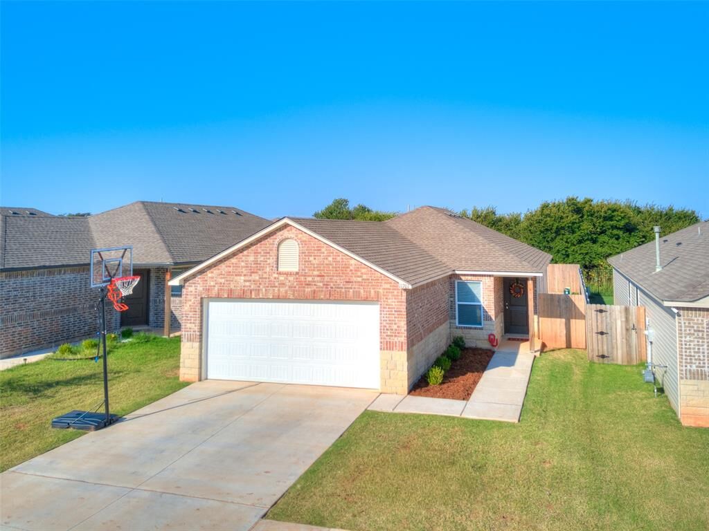 Property Photo: 11701 Annette Drive OK 73099