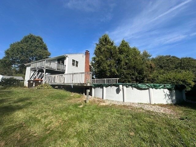 Property Photo: 8 Independence Rd MA 01030