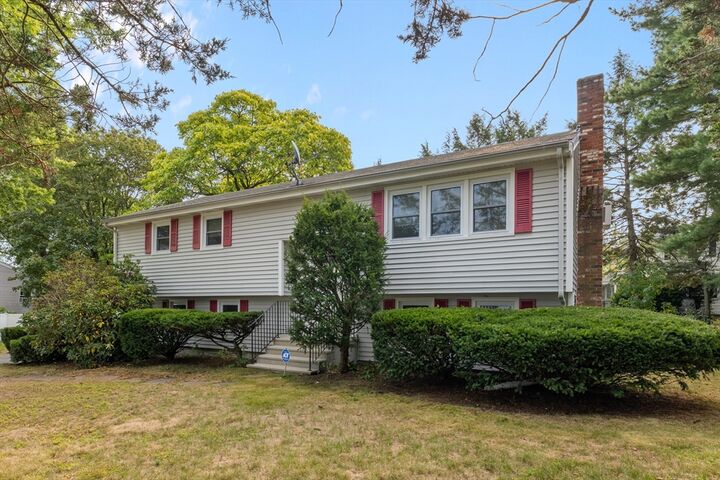 Property Photo:  5 Hampshire Dr  MA 01760 