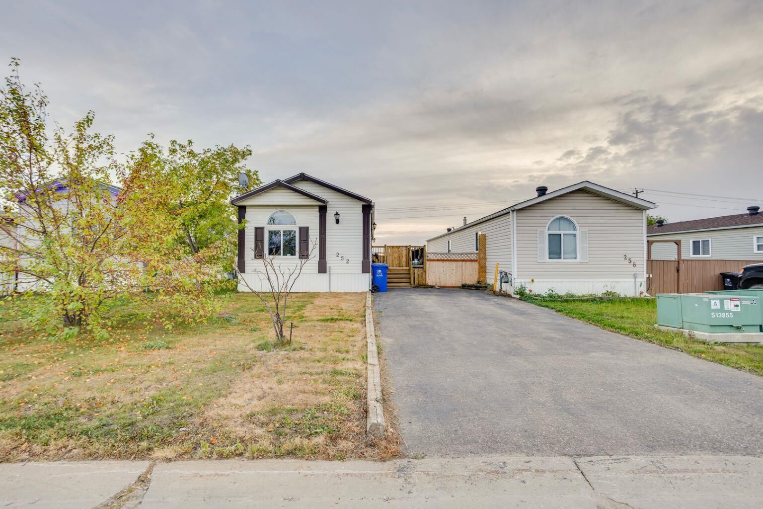 Property Photo:  252 Cree Road  AB T9K 1X8 