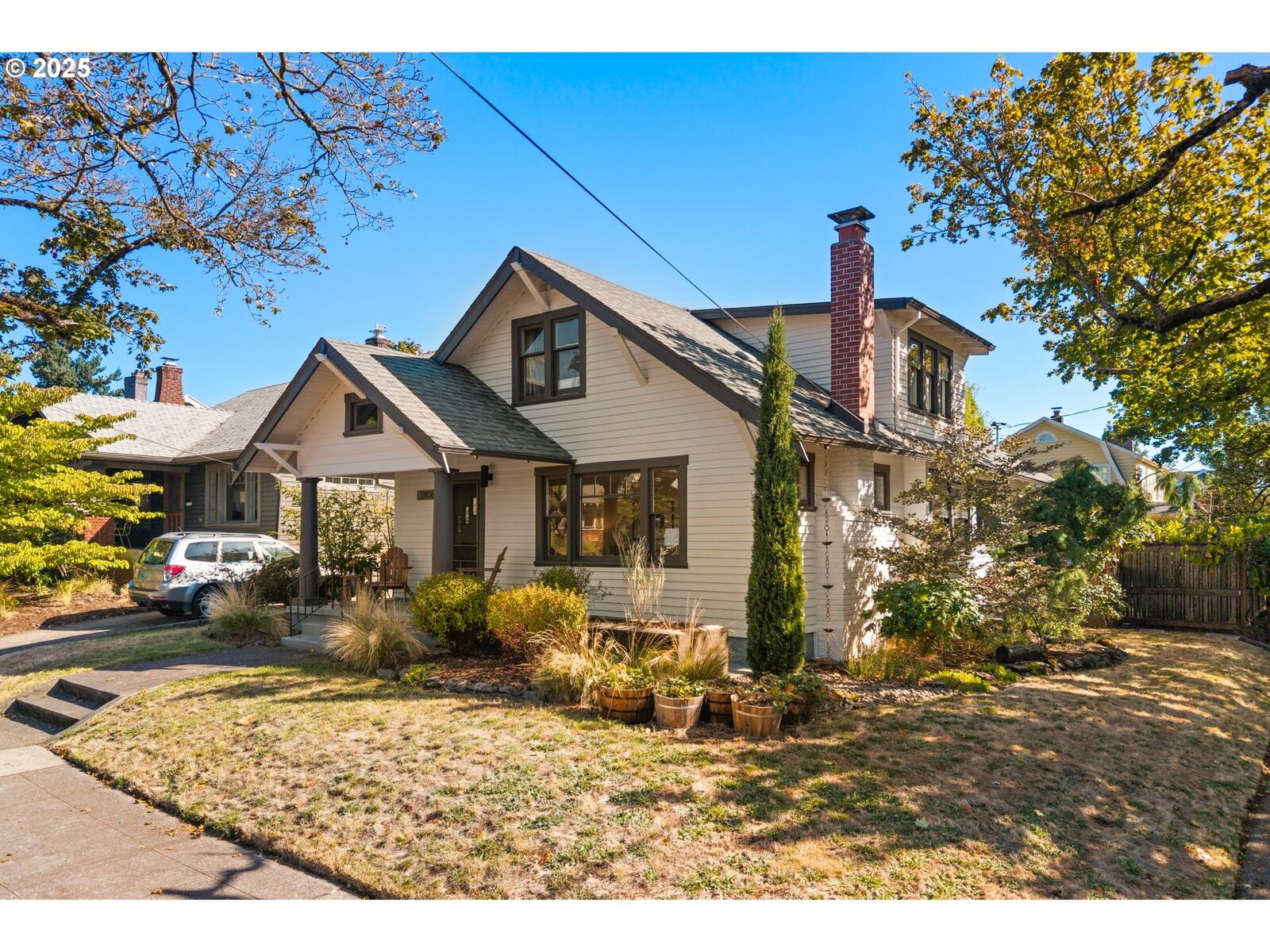 Property Photo: 2906 NE 49th Ave OR 97213