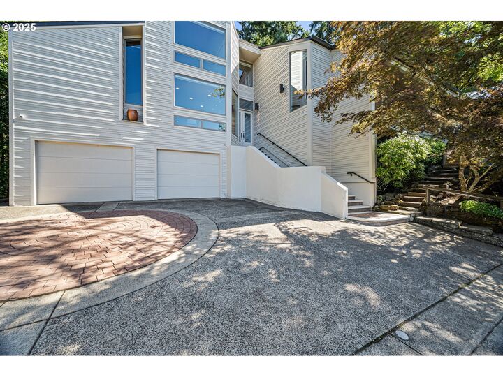 Property Photo:  2683 Cresta De Ruta St  OR 97403 