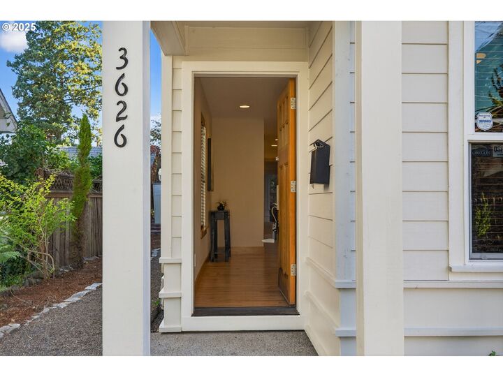 Property Photo:  3626 NE 8th Ave  OR 97212 