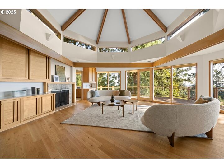 Property Photo:  3332 SW Fairmount Ln  OR 97239 