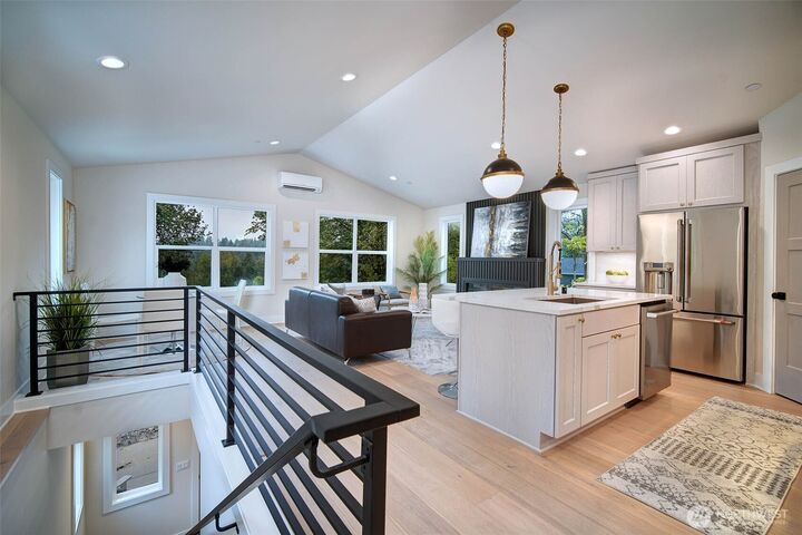 Property Photo:  426  20th Ave  WA 98033 