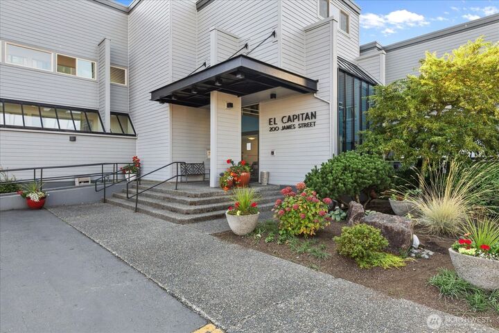 Property Photo:  200  James Street 208  WA 98020 