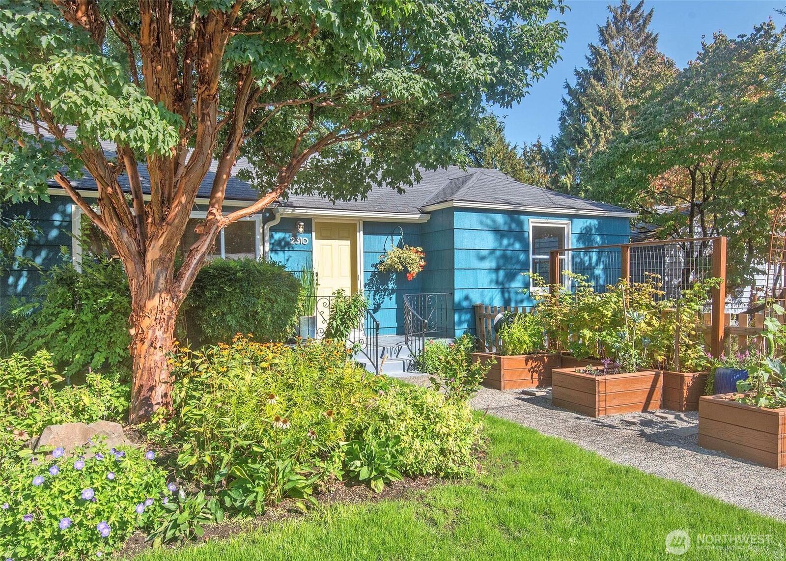 Property Photo: 2310 NE 94th Street WA 98115