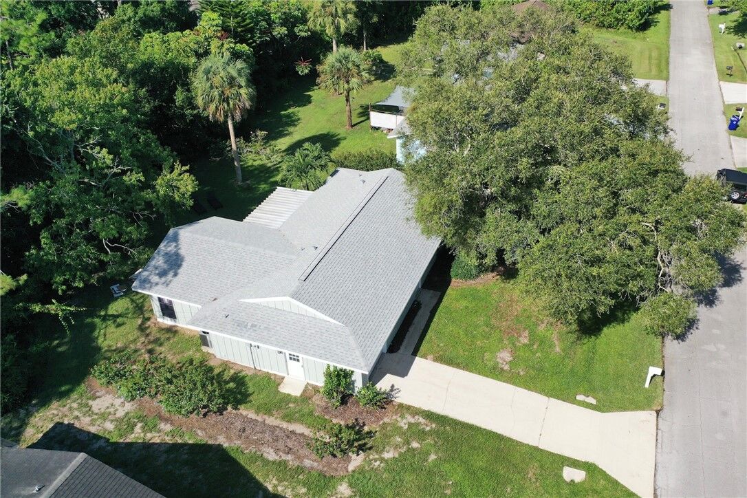 Property Photo: 725 Jordan Avenue FL 32958