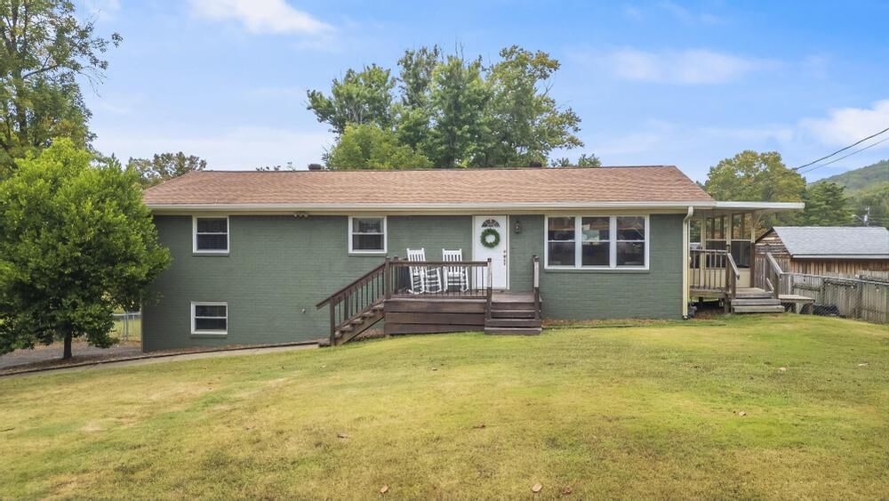 Property Photo:  1930 W Lake Drive NW  TN 37312 