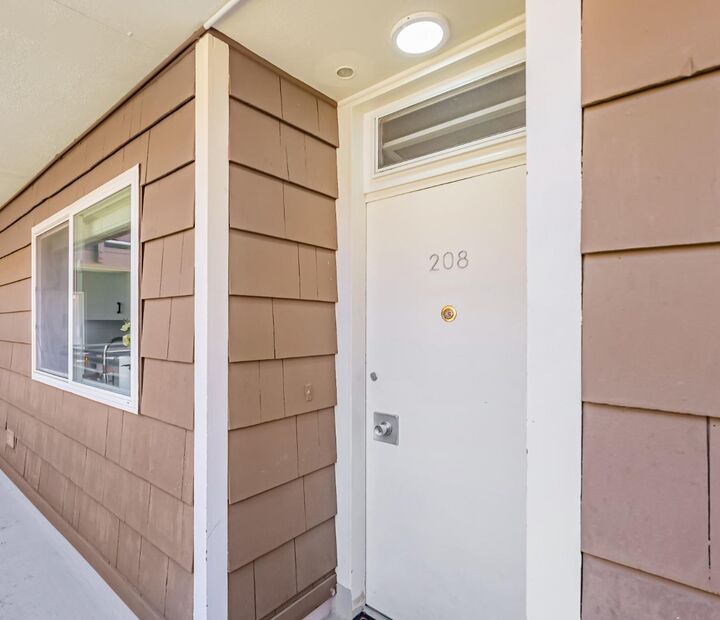Property Photo:  2601 College Avenue 208  CA 94704 