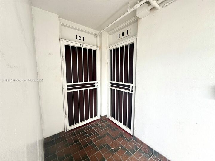 Property Photo:  3660 NE 166th St 101 +40' Deeded Dock  FL 33160 
