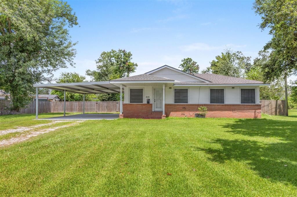 Property Photo: 2011 Ernest Street LA 70601