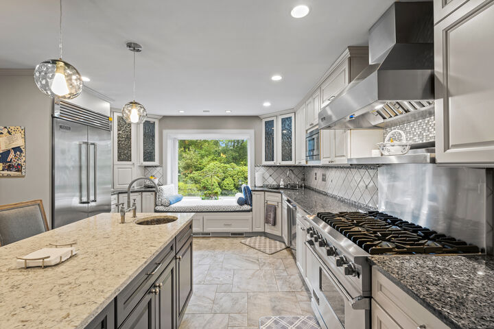 Property Photo:  27 Hickory Hill Lane  CT 06405 