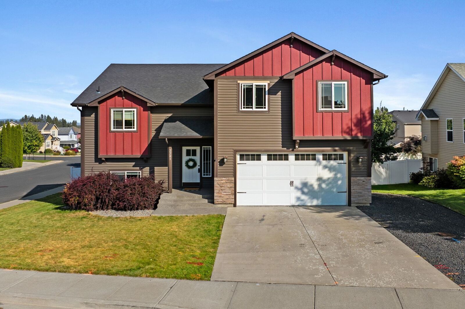 Property Photo:  2201 Hillside Dr  WA 99004 