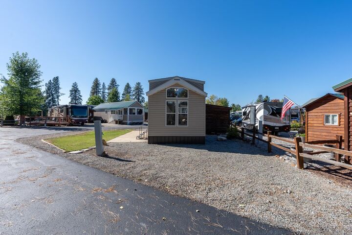 Property Photo:  16 Songbird Ln  WA 99180 