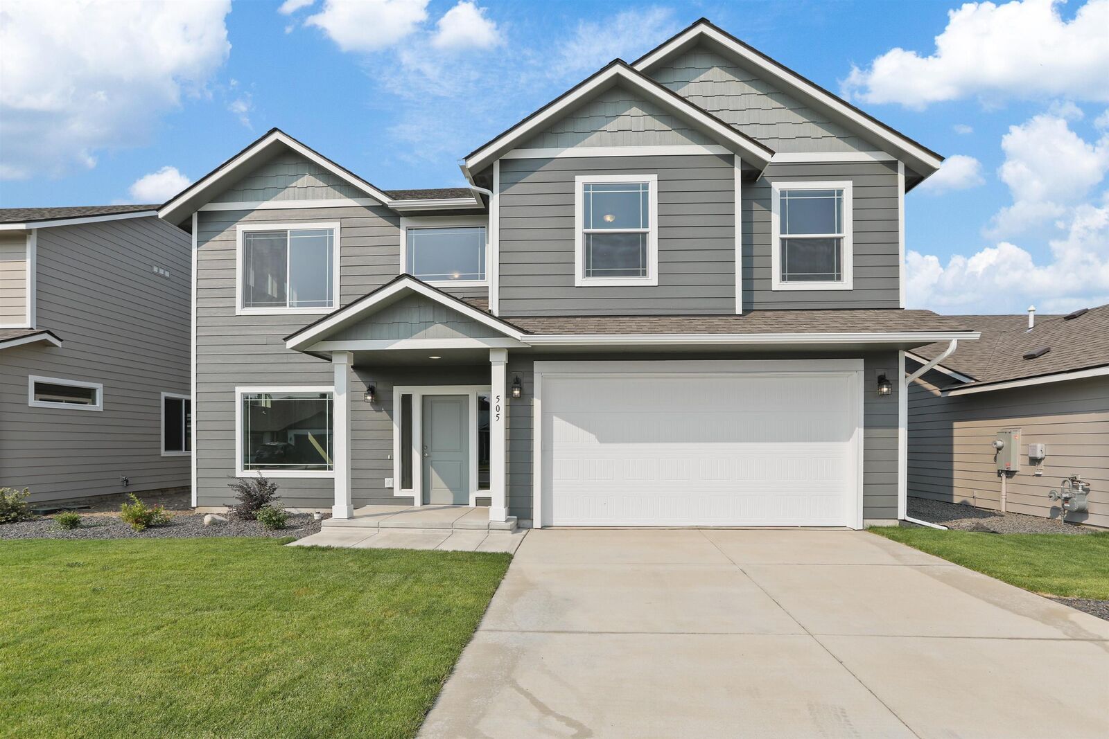 Property Photo:  505 N Arc Ct  WA 99016 