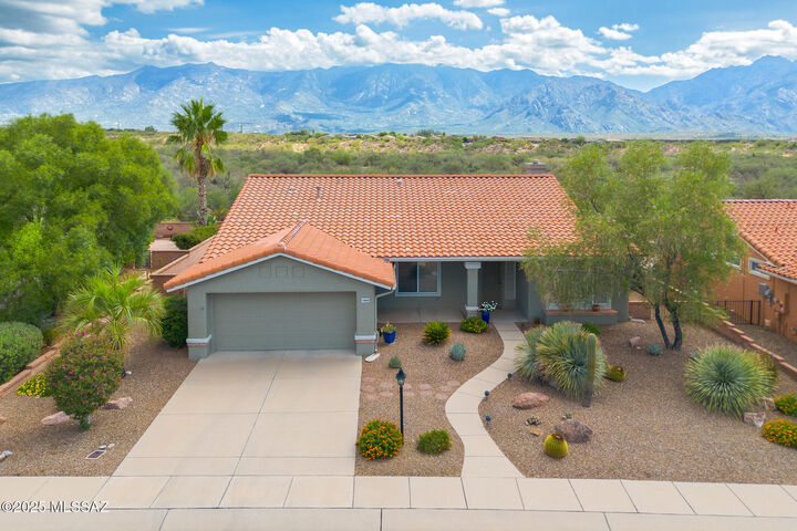 Property Photo:  14000 N Lobelia Way  AZ 85755 