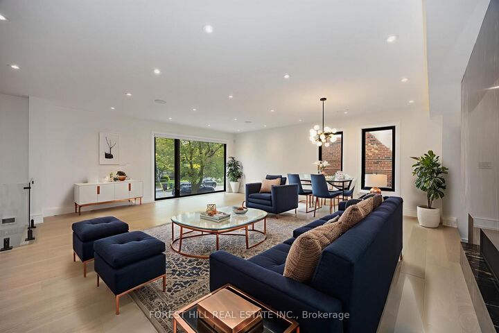 Photo de la propriété: 38 Bevdale Road ON M2R 1L7