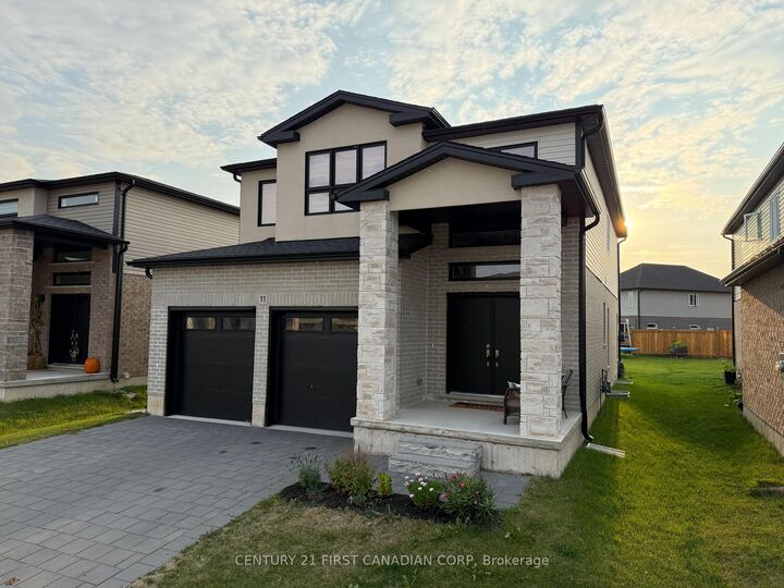 Photo de la propriété:  11 Triebner Street  ON N0M 1S2 