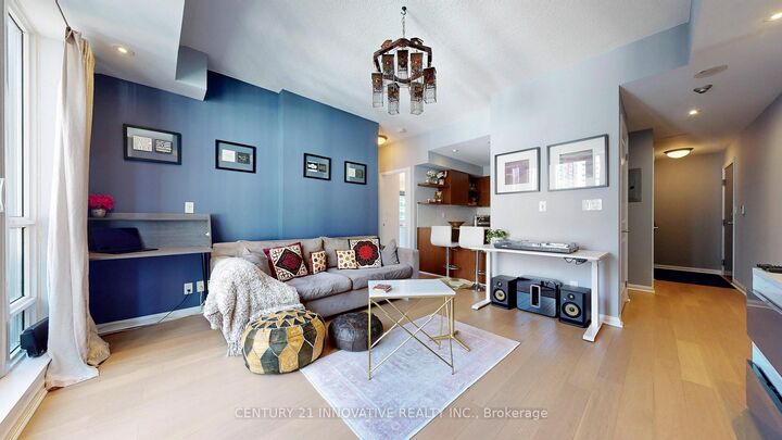 Property Photo:  35 Hayden Street E 1510  ON M4Y 3C3 