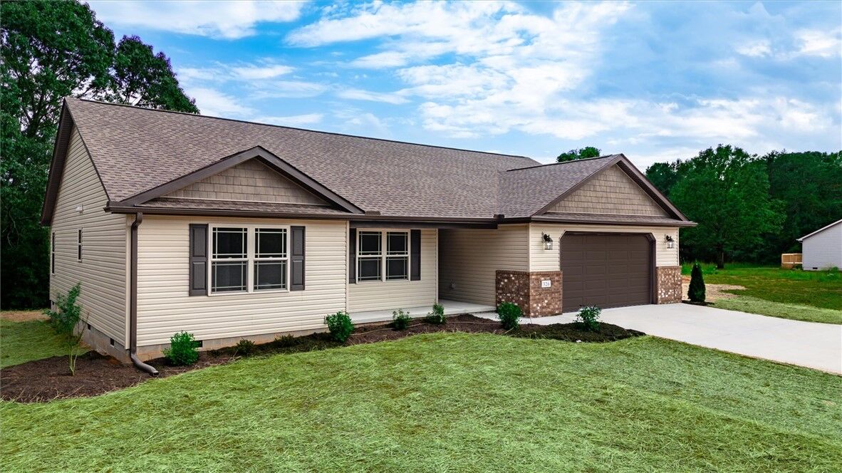 Property Photo:  326 Pecan Drive  SC 29657 