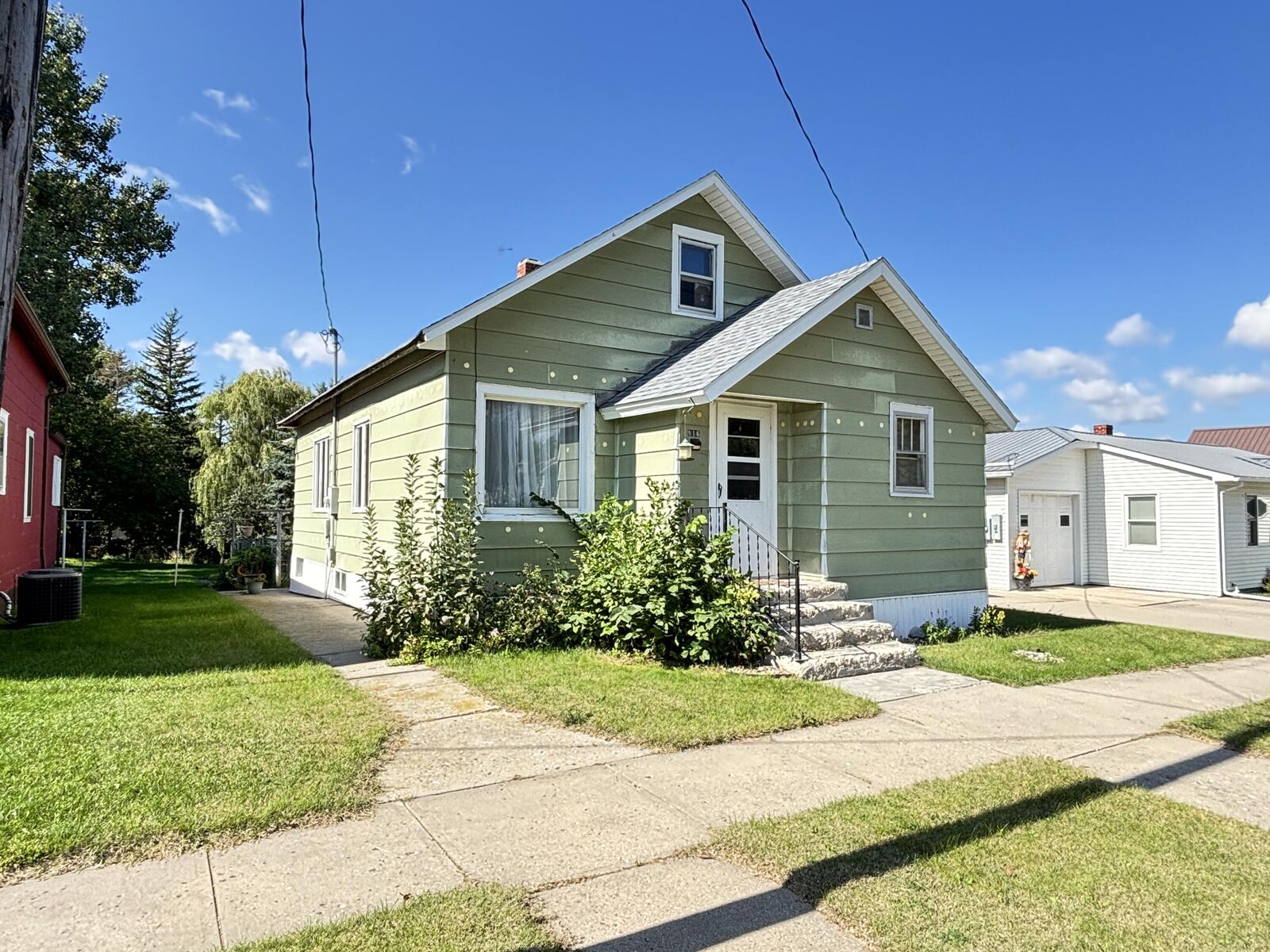 Property Photo:  816 12th St  SD 57437 