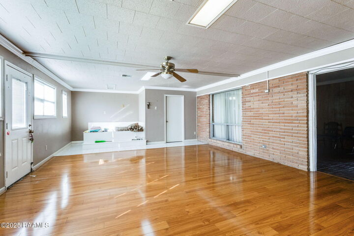 Property Photo:  111 Delmar Lane  LA 70506 