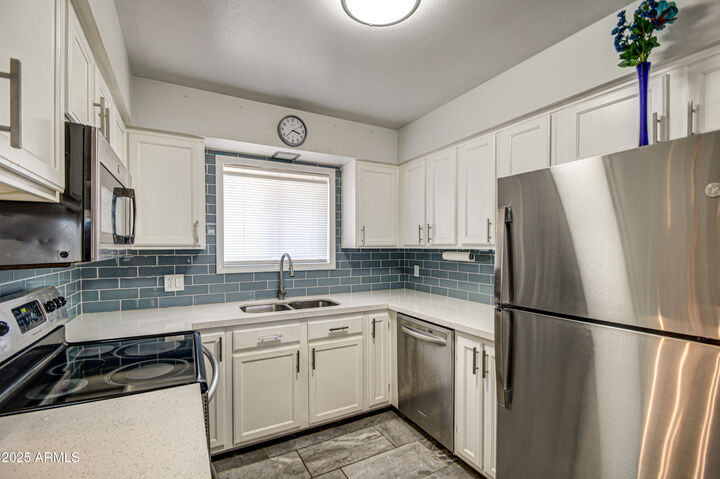 Property Photo: 5422 E Des Moines Street AZ 85205