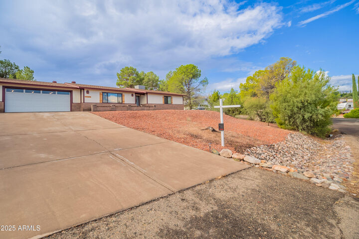 Property Photo:  2362 S Lariat Circle  AZ 86326 