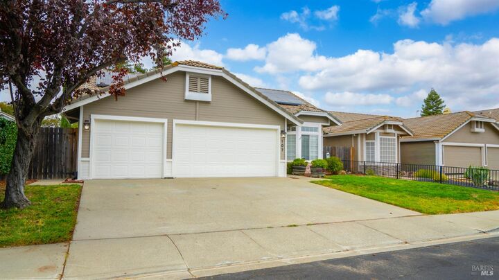 Property Photo:  107 Breakwater Way  CA 95688 