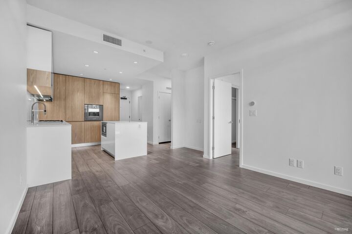 Property Photo: 6500 Minoru Boulevard 1108 BC V6Y 1Y5