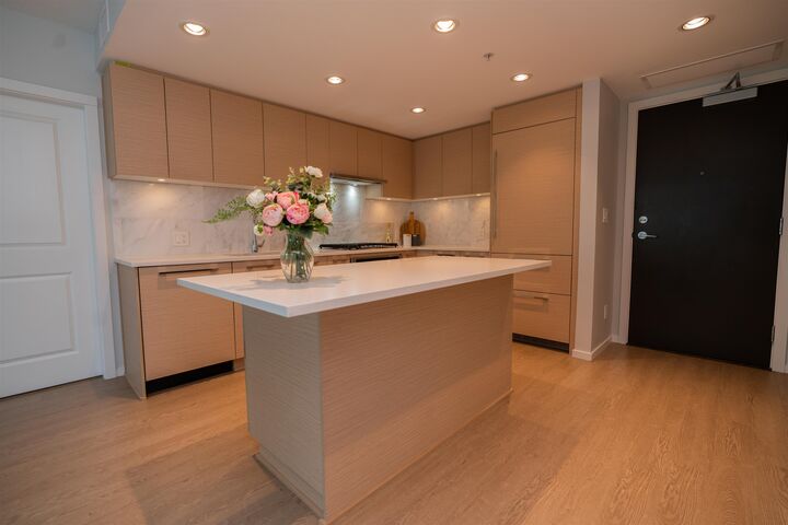 Property Photo: 6700 Dunblane Avenue 1005 BC V5H 0J3