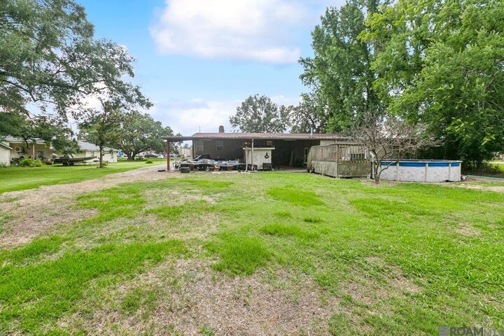 Property Photo: 1210 E La Hwy 30 LA 70737