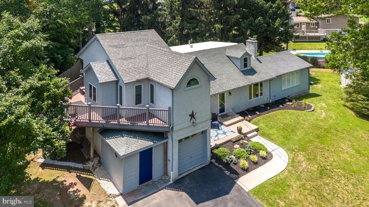 950 Manor Lane  Southampton PA 18966 photo