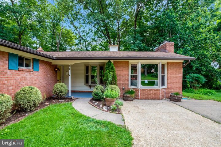 Property Photo:  8449 Thames Street  VA 22151 