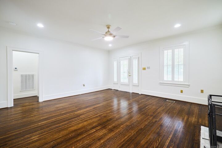 Property Photo:  5101 Lee Avenue  AR 72205 