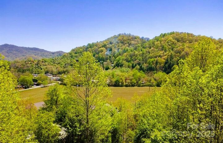 Property Photo: 140 Mayflower Court NC 28785