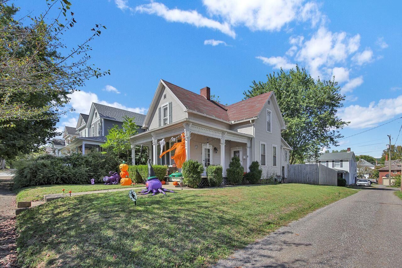 Property Photo:  243 King Street  OH 43130 