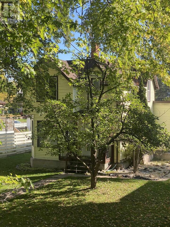 Property Photo:  539 First Ave S  ON P9N 1W6 