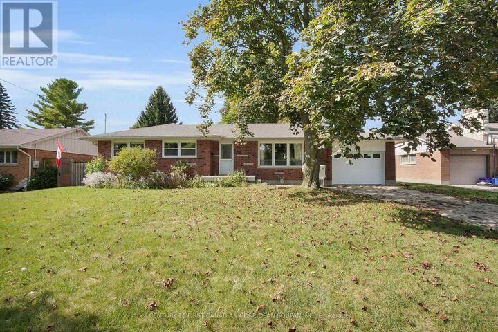 Photo de la propriété:  604 Kildare Road  ON N6H 3H9 