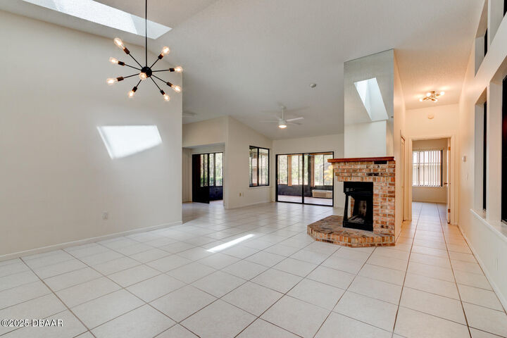 Property Photo: 1928 Sprucewood Way FL 32128