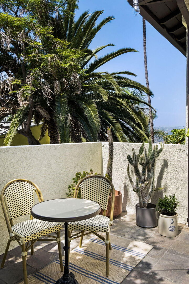 Property Photo:  2133 Mayview Drive  CA 90027 