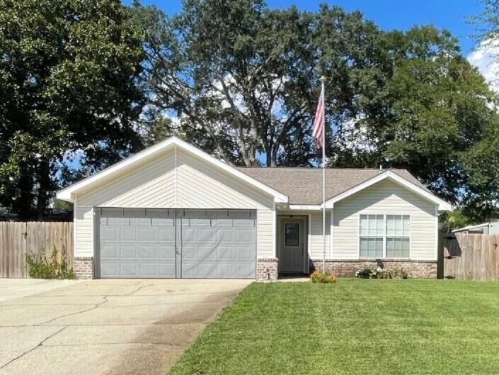 Property Photo: 210 Revere Drive FL 32547