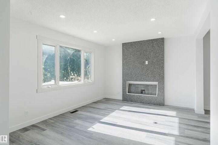 Property Photo: 5B Twin Terrace NW AB T6K 1V4