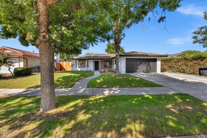 Property Photo:  263 Stanford Avenue  CA 93727 
