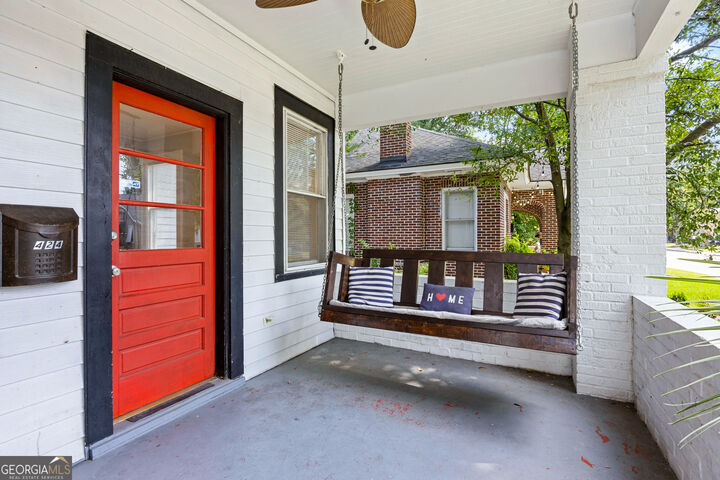 Property Photo:  424 E 50th Street  GA 31405 