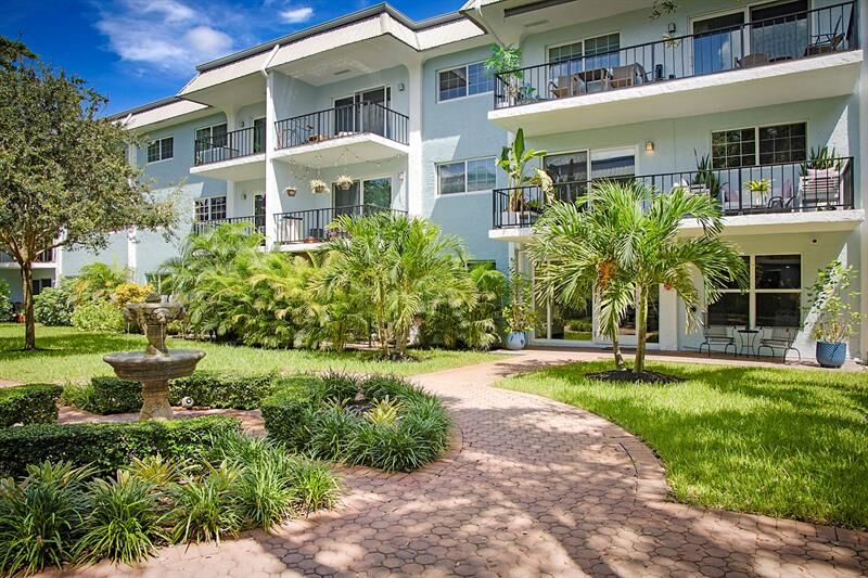 Property Photo: 3002 NE 5th Ter 215B FL 33334