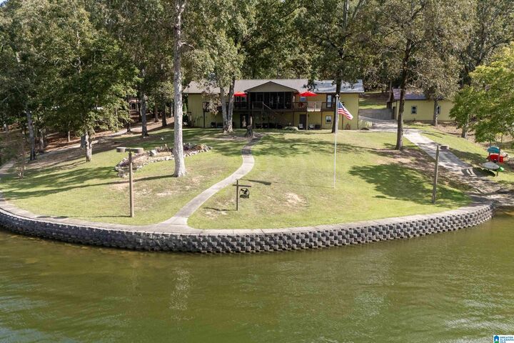 Property Photo:  732 River Bend Circle  AL 35160