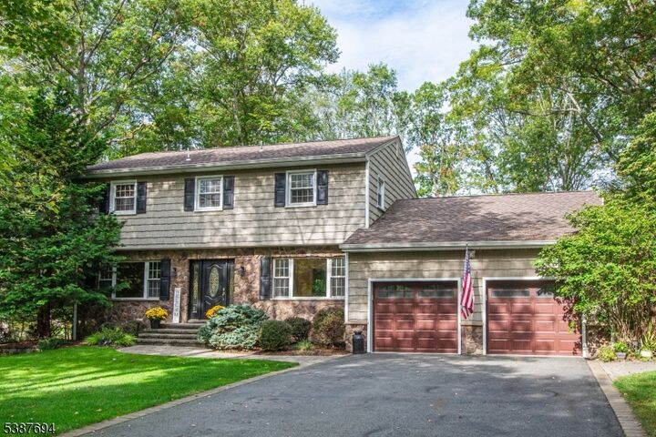 Property Photo:  13 Holly Dr  NJ 07869 